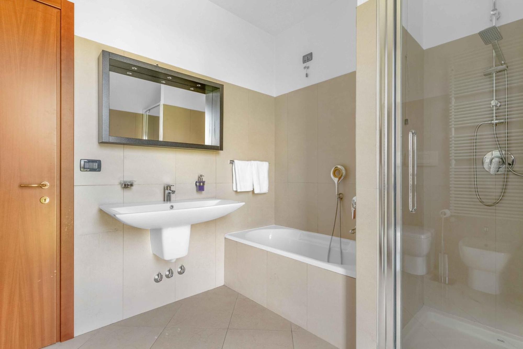 Santa Giulia Suite - Futurismo 17 Milan Extérieur photo